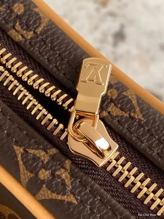 Affordable VUITTON LOOP LOUIS 0531